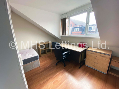 Thumbnail photo of 4 Bedroom Mid Terraced House in 47 Thornville Road, Leeds, LS6 1JY