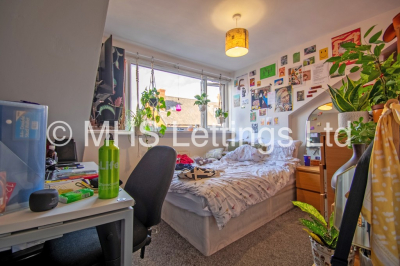 Thumbnail photo of 5 Bedroom Mid Terraced House in 96 Royal Park Road, Leeds, LS6 1JJ