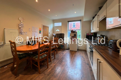 Thumbnail photo of 6 Bedroom Mid Terraced House in 20 Hessle Terrace, Leeds, LS6 1EQ