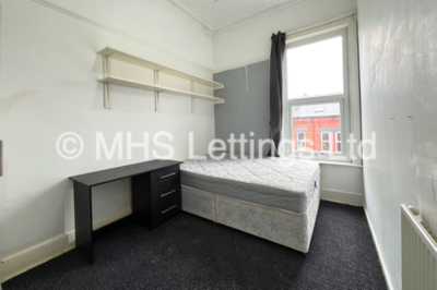 Thumbnail photo of 6 Bedroom Mid Terraced House in 43 Regent Park Terrace, Leeds, LS6 2AX