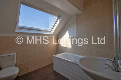 Thumbnail photo of 5 Bedroom Mid Terraced House in 14 Royal Park Grove, Leeds, LS6 1HQ