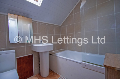 Thumbnail photo of 4 Bedroom Flat in 80a Brudenell Road, Leeds, LS6 1EG