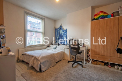 Thumbnail photo of 2 Bedroom Mid Terraced House in 8 Pennington Grove, Leeds, LS6 2JL