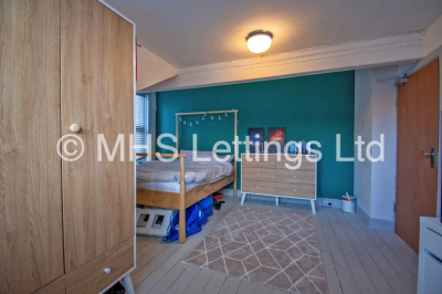 Thumbnail photo of 2 Bedroom Mid Terraced House in 8 Pennington Grove, Leeds, LS6 2JL