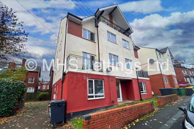 Thumbnail photo of 3 Bedroom Flat in Flat 3b, 21-25 Headingley Avenue, Leeds, LS6 3EP