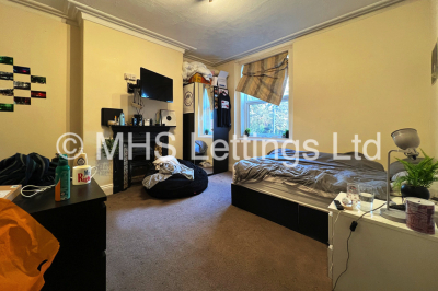 Thumbnail photo of 5 Bedroom Mid Terraced House in 4 St. Michaels Terrace, Leeds, LS6 3BQ