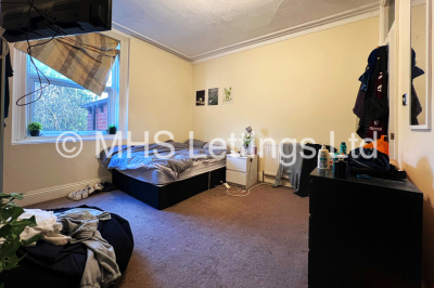 Thumbnail photo of 5 Bedroom Mid Terraced House in 4 St. Michaels Terrace, Leeds, LS6 3BQ