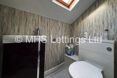 Thumbnail photo of 5 Bedroom Mid Terraced House in 4 St. Michaels Terrace, Leeds, LS6 3BQ