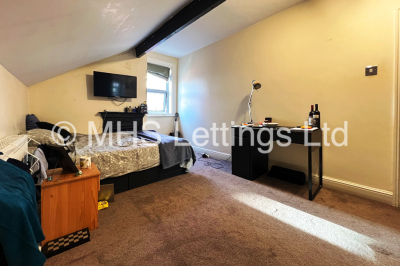 Thumbnail photo of 5 Bedroom Mid Terraced House in 4 St. Michaels Terrace, Leeds, LS6 3BQ