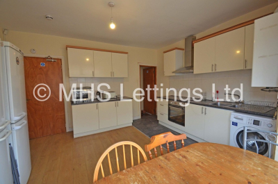 Thumbnail photo of 1 Bedroom Shared House in Double Room, 64 Manor Drive, Leeds, LS6 1DD