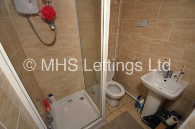 Thumbnail photo of 1 Bedroom Shared House in Double Room, 64 Manor Drive, Leeds, LS6 1DD