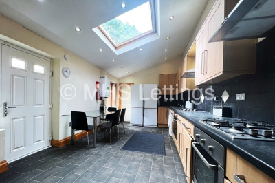 Thumbnail photo of 1 Bedroom Shared House in Room 1, 144 Woodsley Road, Leeds, LS2 9LZ