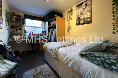 Thumbnail photo of 3 Bedroom Apartment in Flat 7, Welton Road, Leeds, LS6 1EE