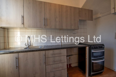 Thumbnail photo of 2 Bedroom Mid Terraced House in 35 Clifton Grove, Leeds, LS9 6EW