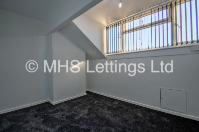 Thumbnail photo of 2 Bedroom Mid Terraced House in 35 Clifton Grove, Leeds, LS9 6EW