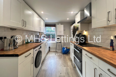 Thumbnail photo of 6 Bedroom Mid Terraced House in 18 Norwood Terrace, Leeds, LS6 1EA