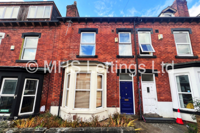 Thumbnail photo of 6 Bedroom Mid Terraced House in 18 Norwood Terrace, Leeds, LS6 1EA