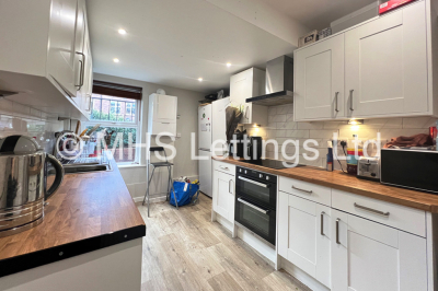 Thumbnail photo of 6 Bedroom Mid Terraced House in 18 Norwood Terrace, Leeds, LS6 1EA