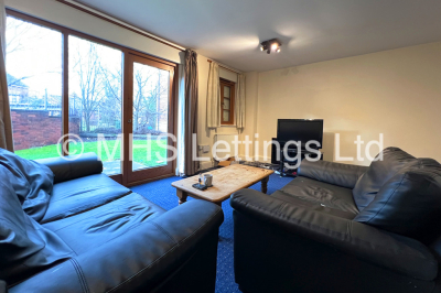 Thumbnail photo of 3 Bedroom Apartment in 2 Railway Apartments, Leeds, LS5 3GY