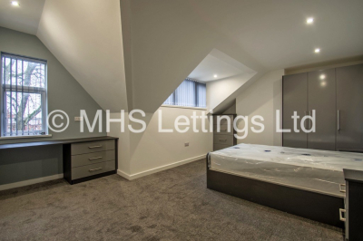 Thumbnail photo of 3 Bedroom Apartment in Flat 2, 12 Noster Hill, Leeds, LS11 8QE