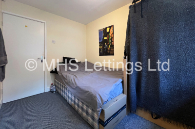 Thumbnail photo of 3 Bedroom Apartment in Flat 1, Welton Road, Leeds, LS6 1EE