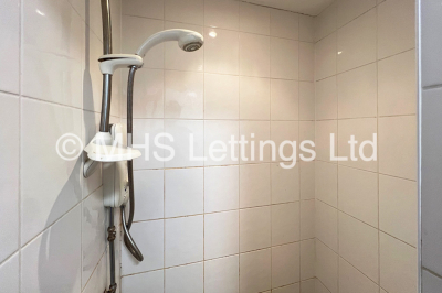 Thumbnail photo of 4 Bedroom Mid Terraced House in 34 Hessle Mount, Leeds, Ls6 1EP