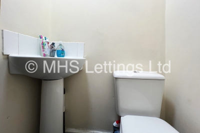 Thumbnail photo of 4 Bedroom Mid Terraced House in 34 Hessle Mount, Leeds, Ls6 1EP