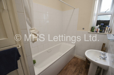 Thumbnail photo of 1 Bedroom Semi-Detached House in Double Room, The Mansion, Grosvenor Road, LS6 2DZ