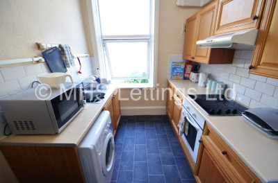 Thumbnail photo of 1 Bedroom Semi-Detached House in Double Room, The Mansion, Grosvenor Road, LS6 2DZ