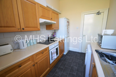 Thumbnail photo of 1 Bedroom Semi-Detached House in Double Room, The Mansion, Grosvenor Road, LS6 2DZ