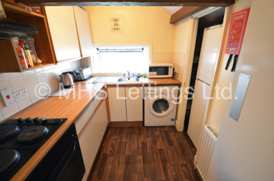 Thumbnail photo of 1 Bedroom Semi-Detached House in Double Room, The Mansion, Grosvenor Road, LS6 2DZ