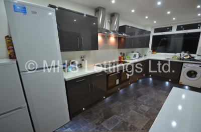 Thumbnail photo of 1 Bedroom Semi-Detached House in Double Room, The Mansion, Grosvenor Road, LS6 2DZ