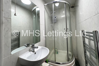 Thumbnail photo of 6 Bedroom Mid Terraced House in 45 Delph Mount, Woodhouse, LS6 2HS