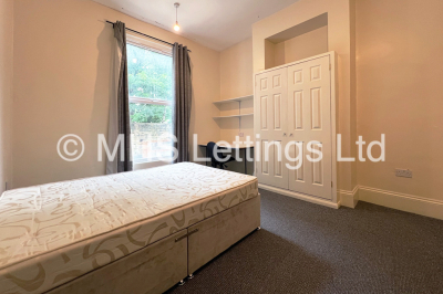 Thumbnail photo of 4 Bedroom Flat in Flat 1, 11 Regent Park Terrace, Leeds, LS6 2AX