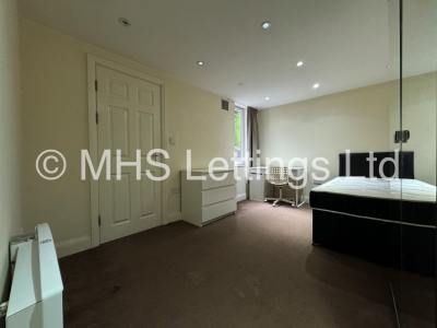 Thumbnail photo of 2 Bedroom Flat in Rear Flat, 144a Woodsley Road, Leeds, LS2 9LZ