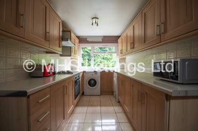 Thumbnail photo of 5 Bedroom Semi-Detached House in 8 Trenic Drive, Leeds, LS6 3DJ