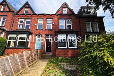 Thumbnail photo of 5 Bedroom Mid Terraced House in 33 Broomfield Crescent, Leeds, LS6 3DD