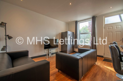 Thumbnail photo of 1 Bedroom Mid Terraced House in Room 1, 14 Royal Park Grove, Leeds, LS6 1HQ