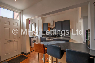 Thumbnail photo of 1 Bedroom Mid Terraced House in Room 1, 14 Royal Park Grove, Leeds, LS6 1HQ