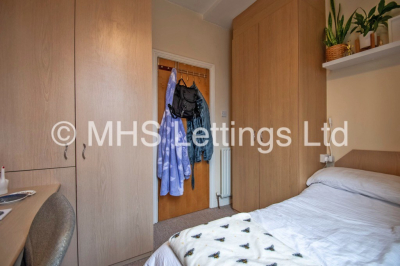 Thumbnail photo of 3 Bedroom Mid Terraced House in 10 Morris Grove, Leeds, LS5 3EZ