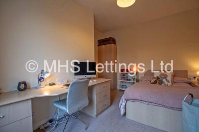 Thumbnail photo of 3 Bedroom Mid Terraced House in 10 Morris Grove, Leeds, LS5 3EZ