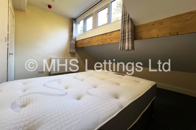 Thumbnail photo of 2 Bedroom Flat in Flat 3, 17 Regent Park Terrace, Leeds, LS6 2AX