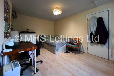 Thumbnail photo of 6 Bedroom Mid Terraced House in 15 Ebor Place, Leeds, LS6 1NR