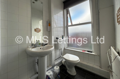 Thumbnail photo of 6 Bedroom Mid Terraced House in 15 Ebor Place, Leeds, LS6 1NR