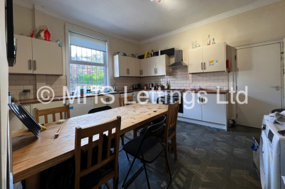 Thumbnail photo of 6 Bedroom Mid Terraced House in 15 Ebor Place, Leeds, LS6 1NR