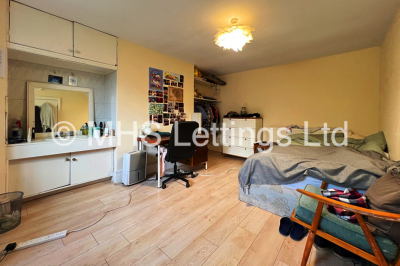 Thumbnail photo of 6 Bedroom Mid Terraced House in 15 Ebor Place, Leeds, LS6 1NR