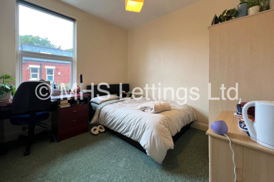 Thumbnail photo of 6 Bedroom Mid Terraced House in 160 Ash Road, Leeds, LS6 3HD