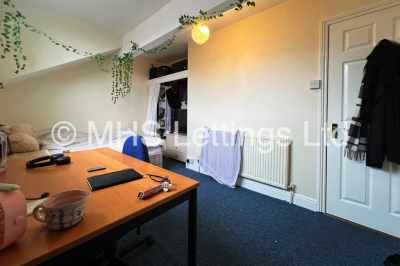 Thumbnail photo of 6 Bedroom Mid Terraced House in 160 Ash Road, Leeds, LS6 3HD