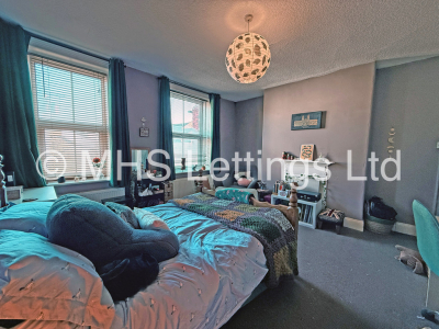 Thumbnail photo of 3 Bedroom Mid Terraced House in 7 Cross Chapel Street, Leeds, LS6 3JE