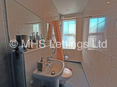 Thumbnail photo of 3 Bedroom Mid Terraced House in 7 Cross Chapel Street, Leeds, LS6 3JE